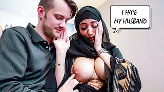 Precept Collectors Enjoyment from Muslim Wife To Recover Accommodation - Aaliyah Yasin&comma; Marcus London&comma; Sam Bour